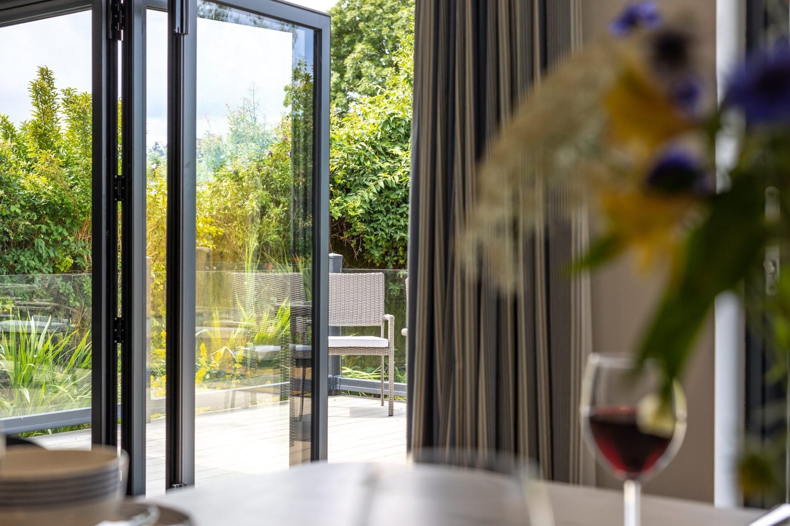 Easy access to fresh air and light